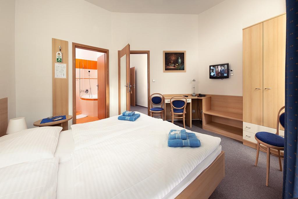 Hotel Pod Zamkem Boskovice Zimmer foto